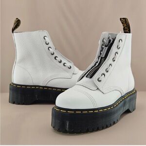 Dr. Marten Sinclair white zipper Boots fits a size 7 NIB